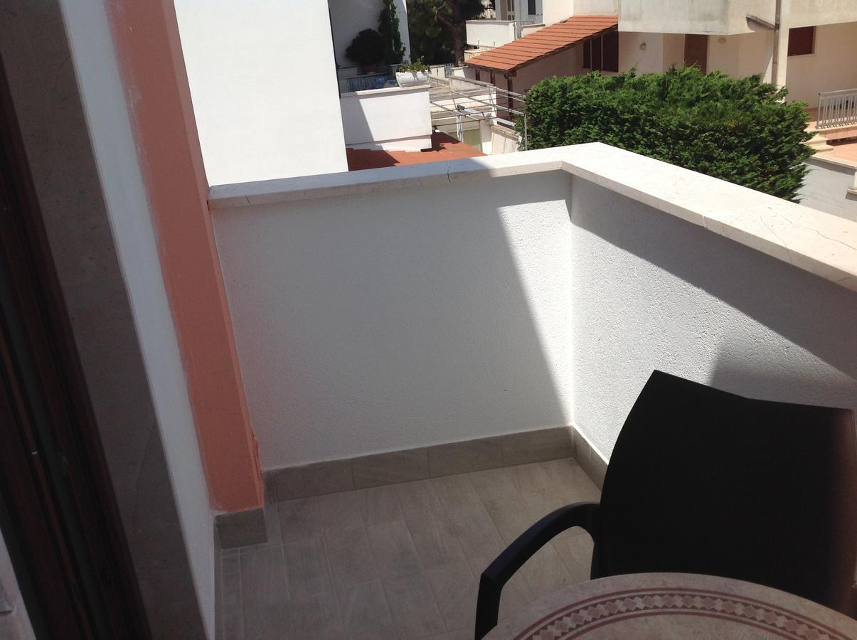 Hotel Corallo Torre Santa Sabina Exterior photo